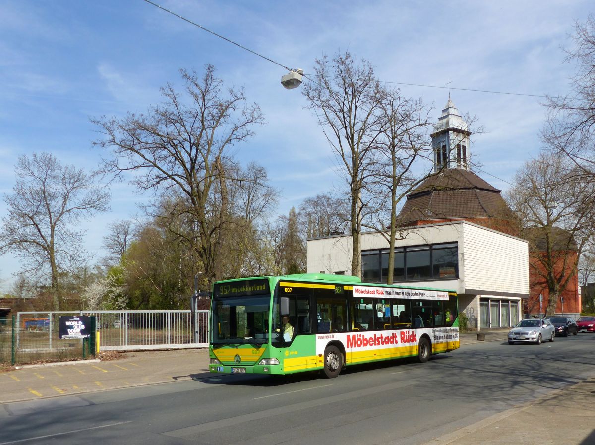 STOAG (Stadtwerke Oberhausen AG) Bus 607 Mercedes-Benz O530 Citaro Baujahr 2005. Duisburger Strasse, Oberhausen 31-03-2017.


STOAG (Stadtwerke Oberhausen AG) bus 607 Mercedes-Benz O530 Citaro bouwjaar 2005. Duisburger Strasse, Oberhausen 31-03-2017.