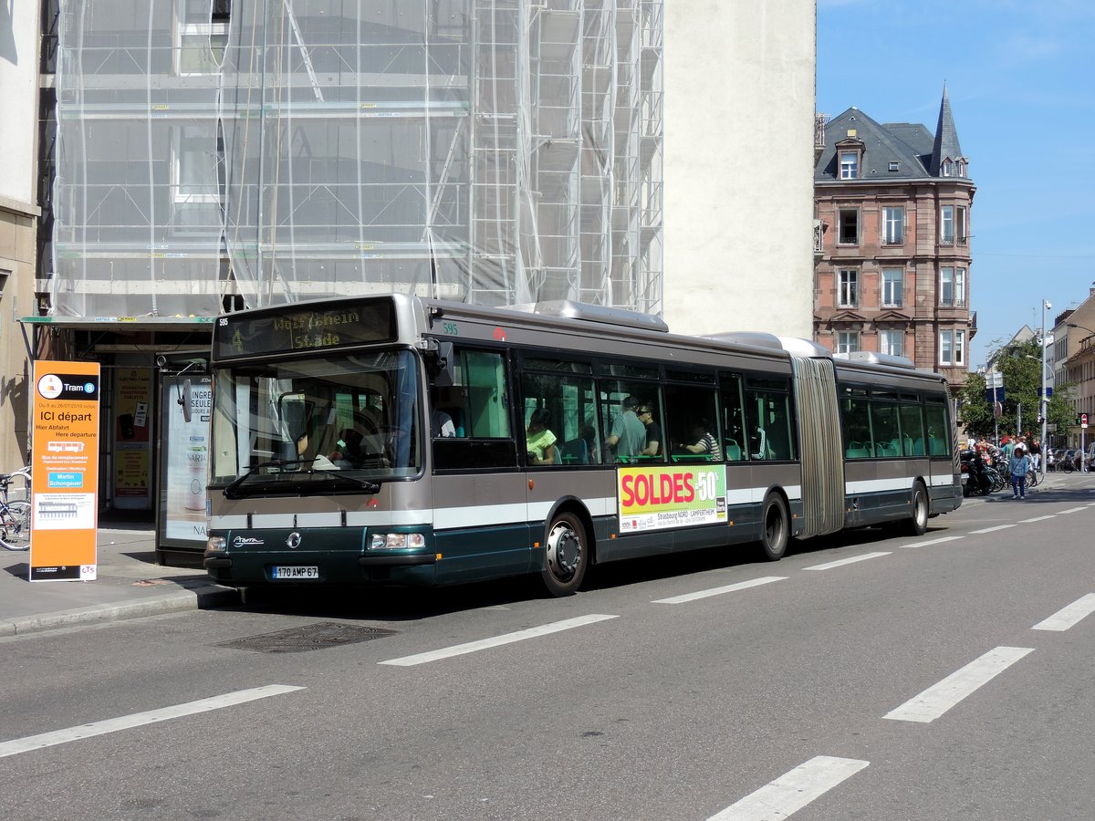 Strassburg - 17. Juli 2019 : Renault Agora L Nr 595 bei der Haltestelle Pont Kuss.