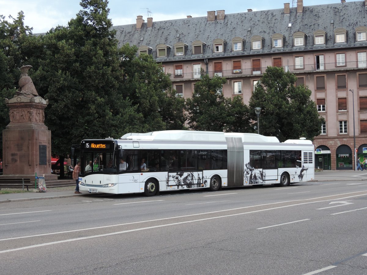 Strassburg - 18. August 2016 : Solaris Urbino 18 III CNG an der Haltestelle Etoile.
