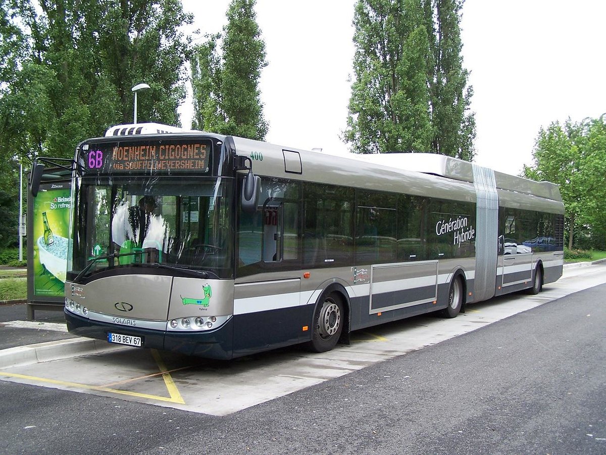 Strassburg - 22. Mai 2009 : Solaris Hybridbus Urbino 18 III bei der Haltestelle Pont Phario