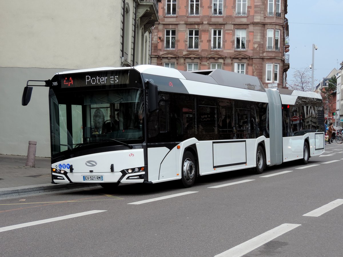 Strassburg - 27. Mrz 2018 : CNG Bus Solaris Urbino 18 IV Nr 705 bei der Haltestelle Pont Kuss.