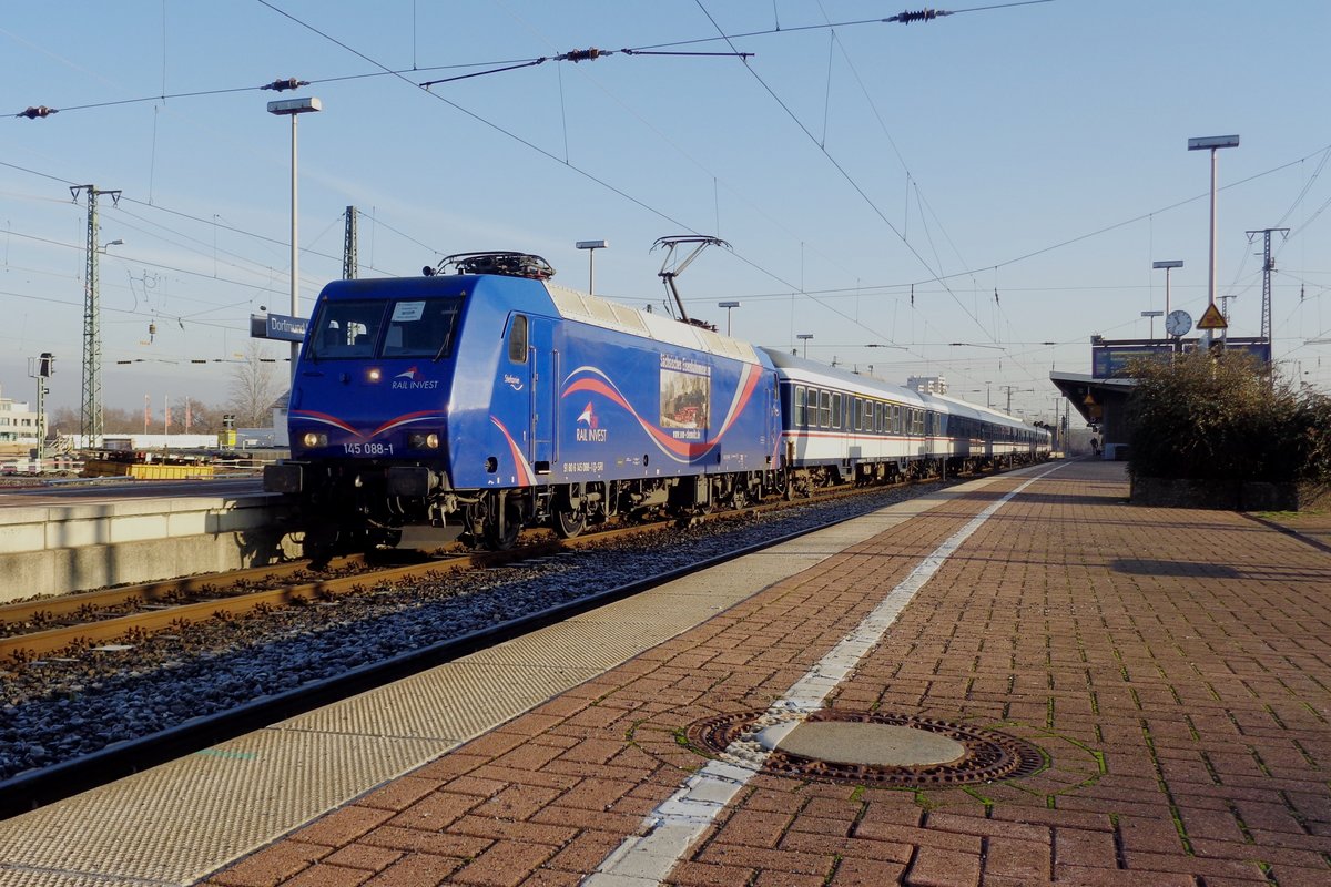 Swiss Rail Invest 145 088 und EuroBahn Ersatzzug stehen am 28 Dezember 2018 in Dortmund Hbf. 