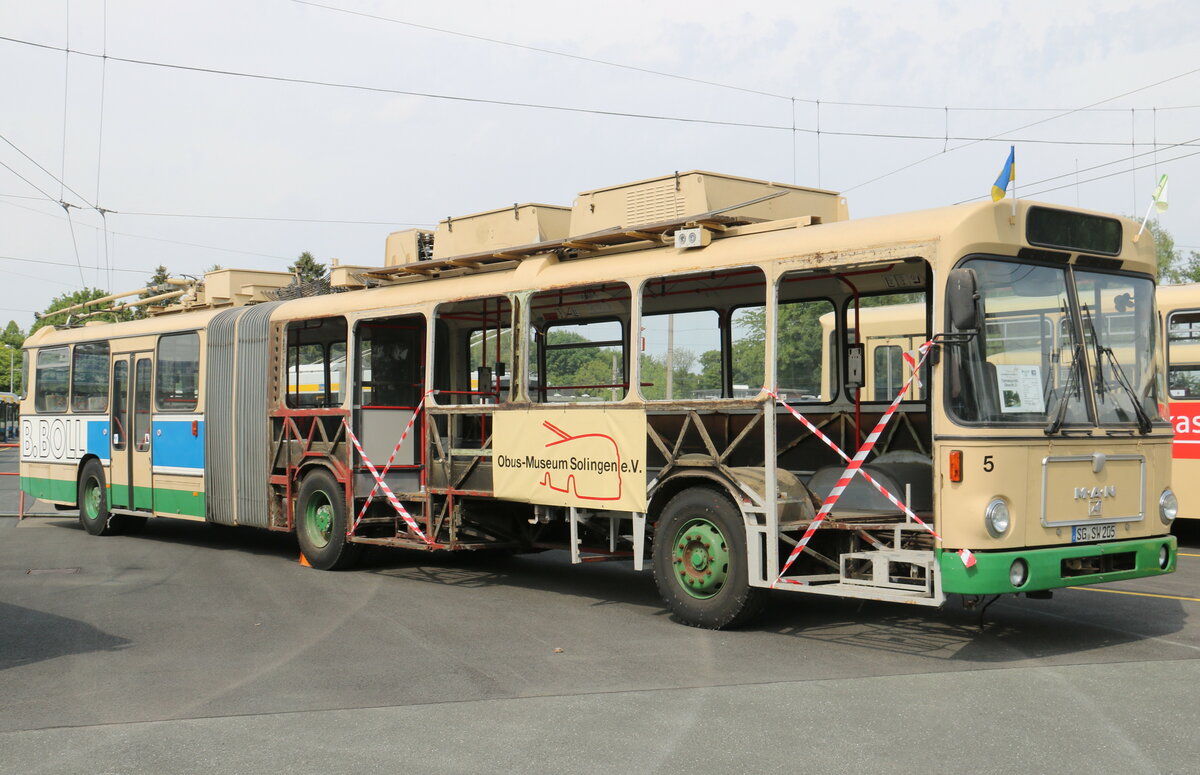 SWS Solingen - Nr. 5/SG-SW 205 - MAN/AF Gelenktrolleybus am 19. Juni 2022 in Solingen (Aufnahme: Martin Beyer)