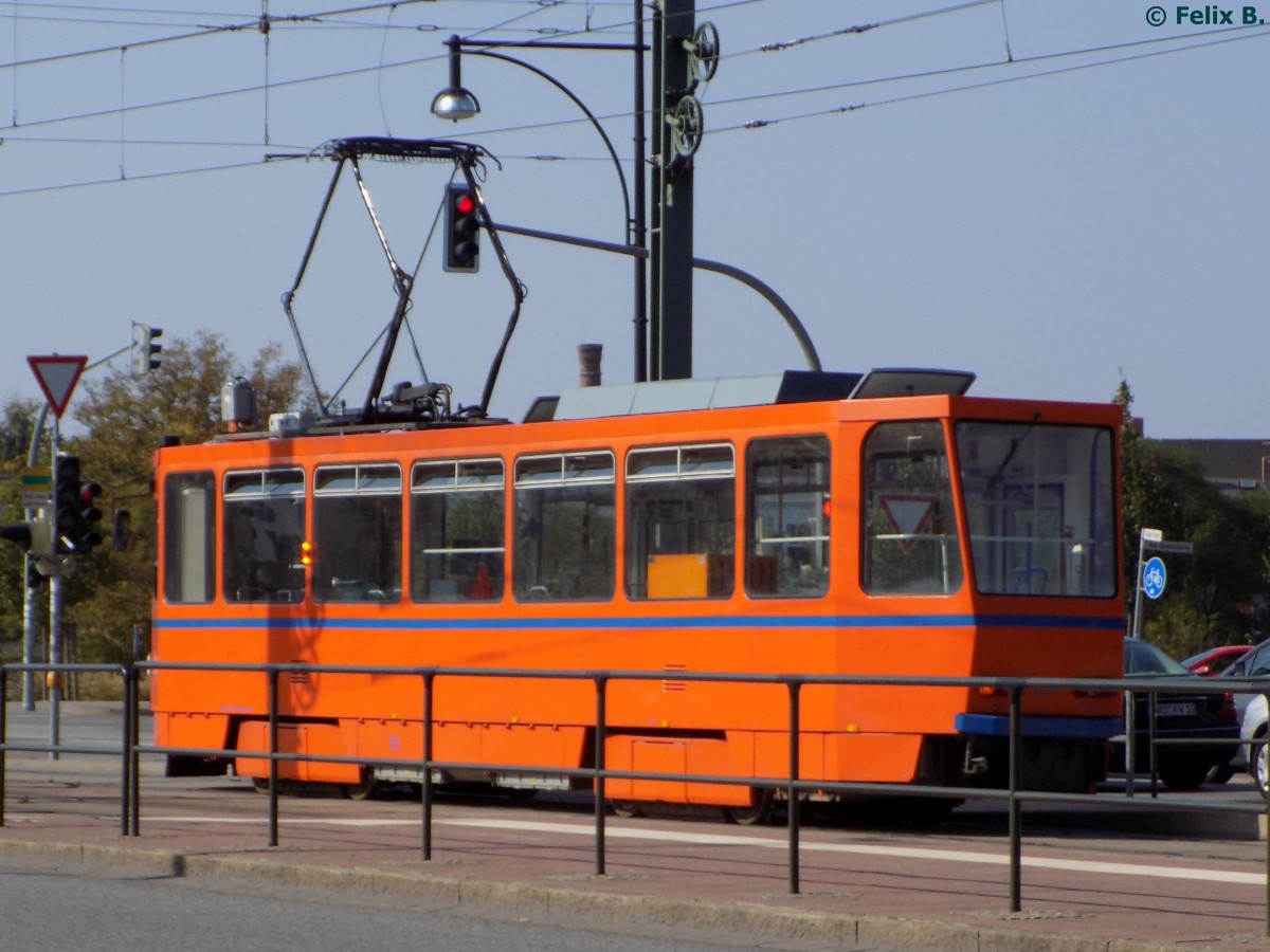 Tatra Straßenbahn als  rollende   Werkstatt in Rostock.