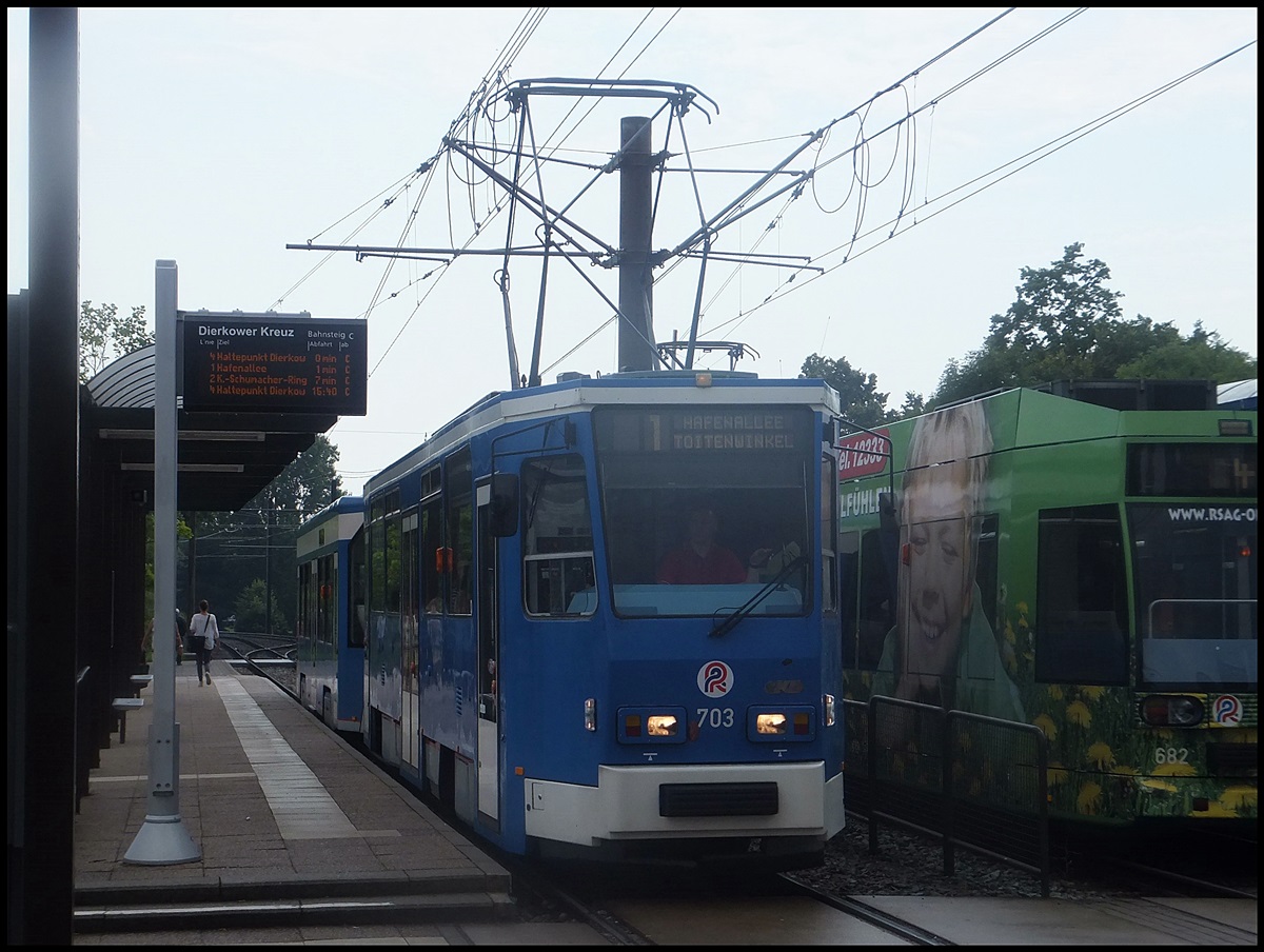 Tatra Straßenbahn NR. 703 der RSAG in Rostock.