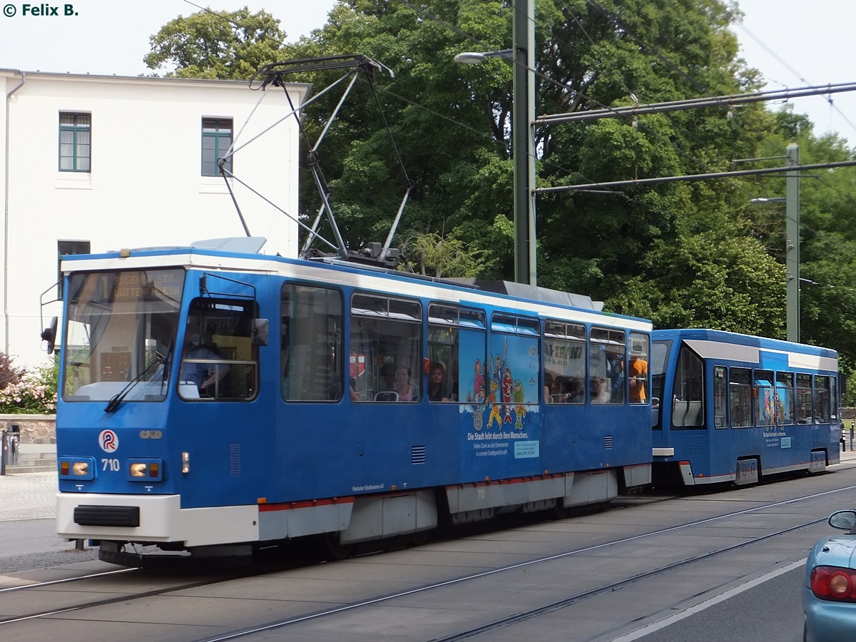 Tatra Straßenbahn NR. 710 der RSAG in Rostock.