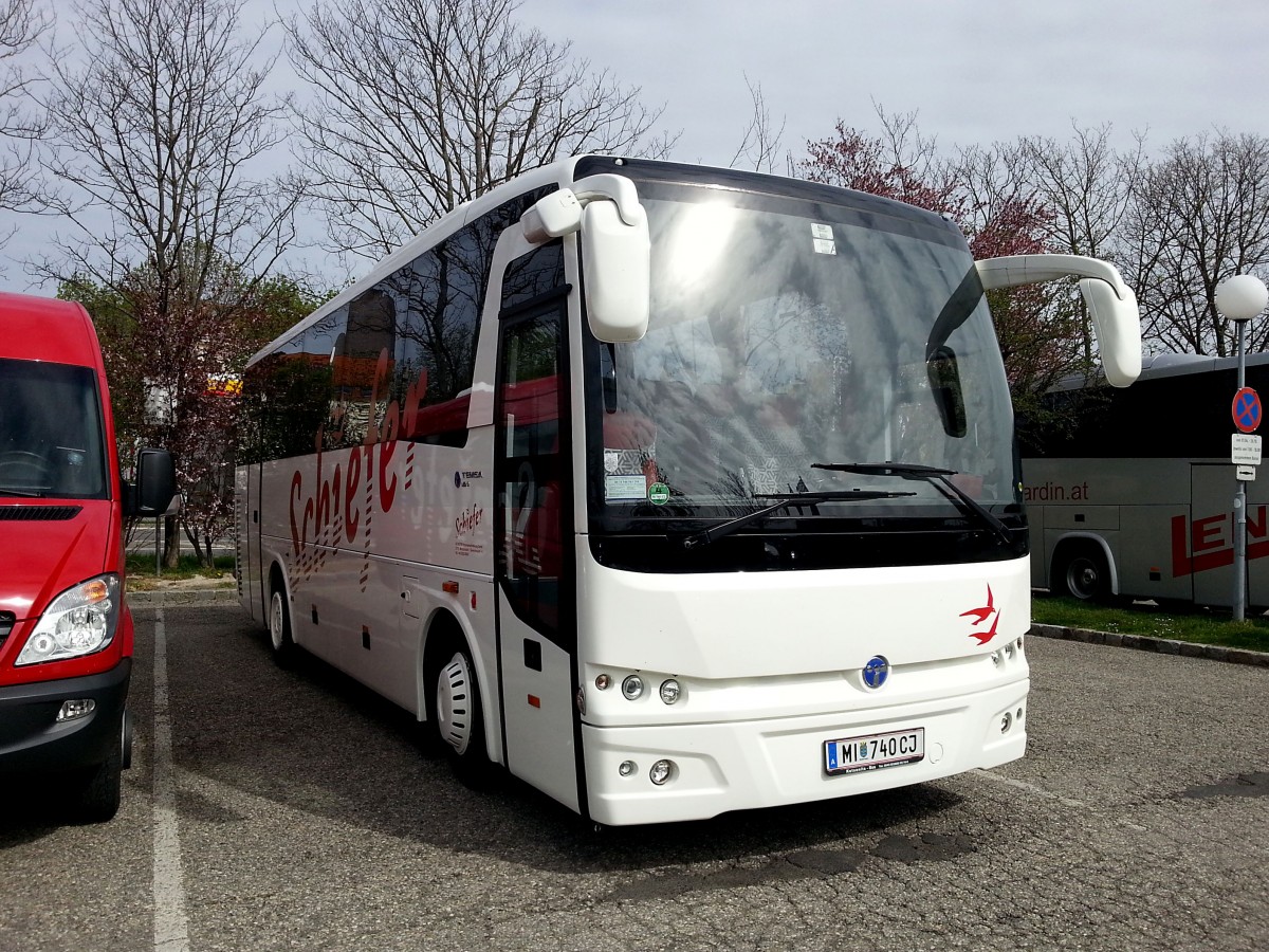 Temsa MD9 von Schiefer Reisen aus Niedersterreich am 14.4.2015 in Krems.