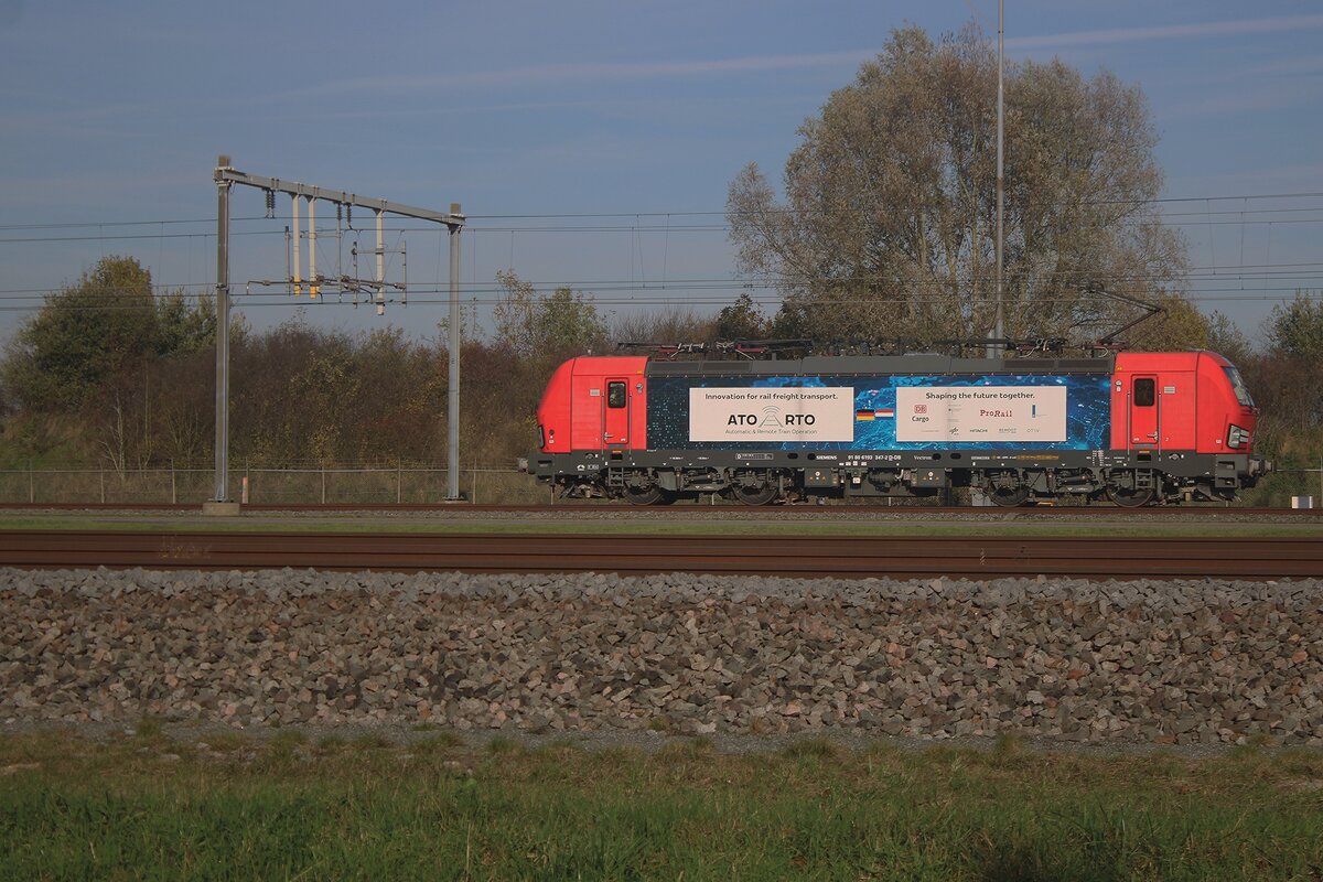 Testfahrt f�r DB 193 347 am 7 November 2025 bei Valburg, wo ein Probebetrieb mit Lokfahrten ohne Lokf�hrer ein Jahr lang statfinden soll.