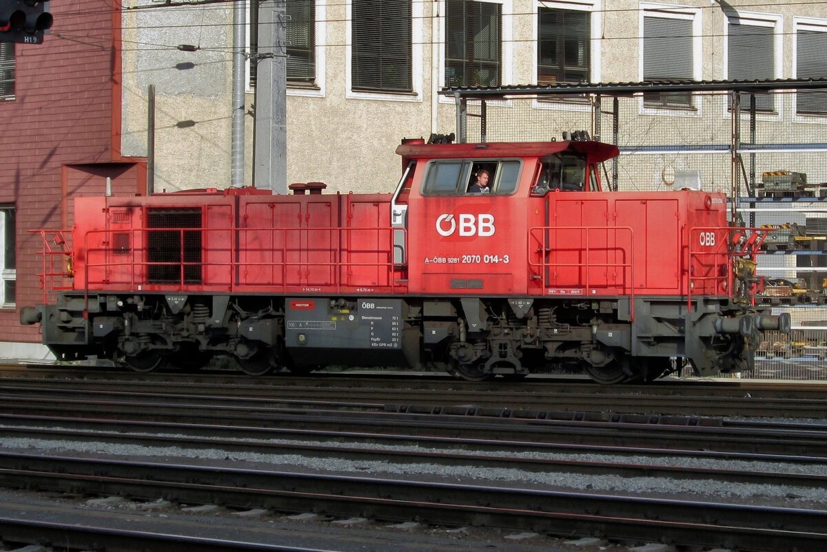 Tfzf f�r 2070 014 in Linz Hbf am 15 September 2015.