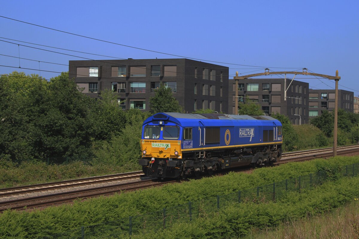 Tfzf für Beacon Rail 266 016 durch Tilburg Reeshof am 111 Juni 2025.