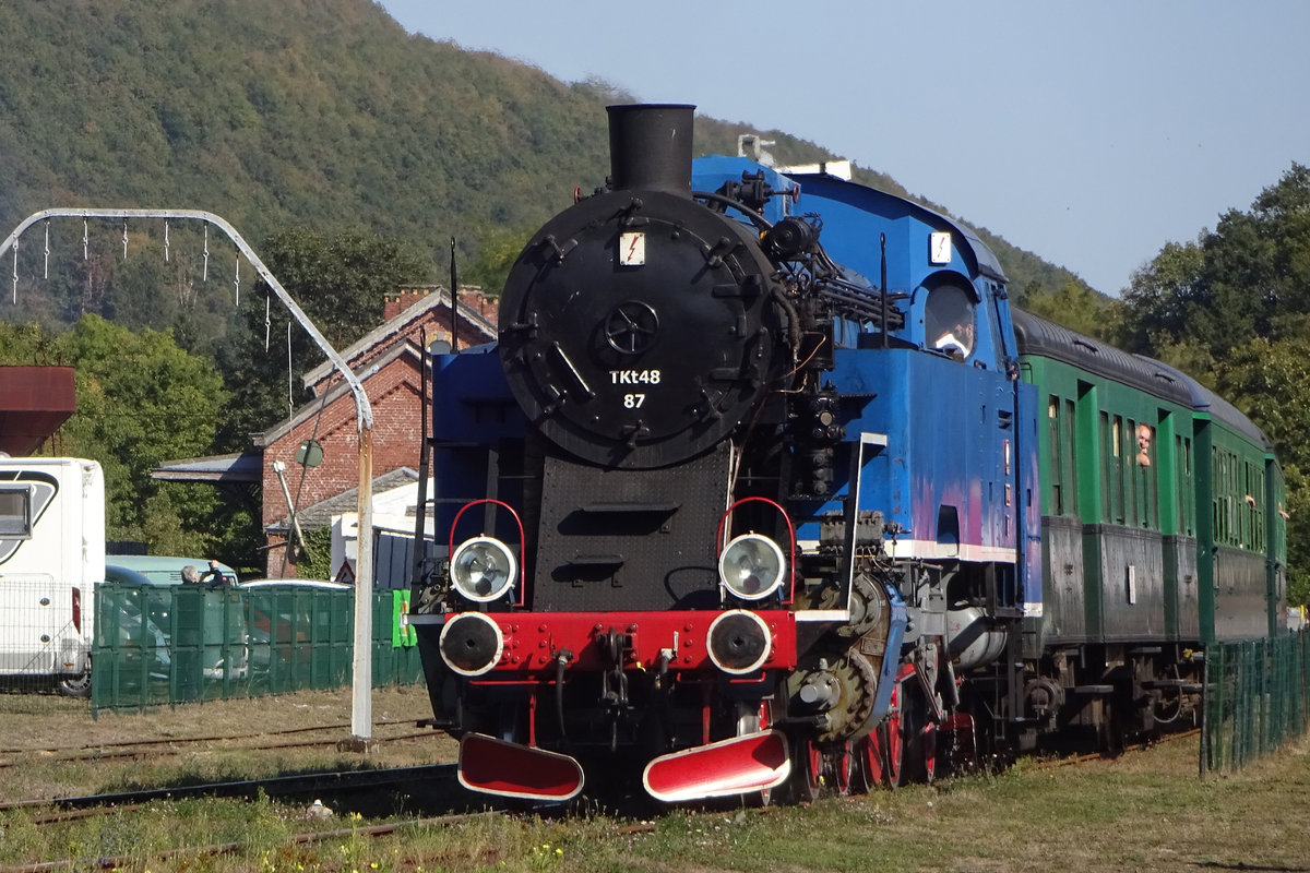 TKt 48-87 der CFV3V steht am 21 September 2019 in Treignes.