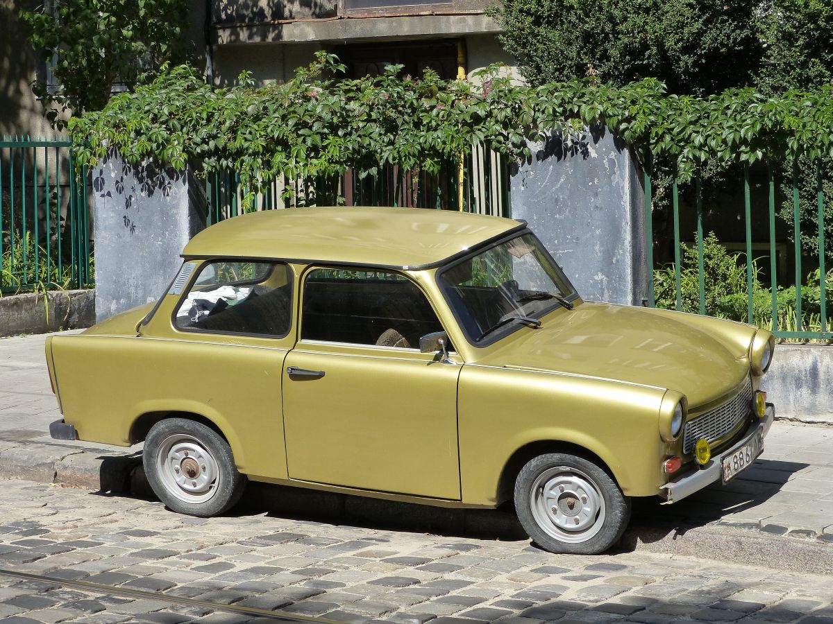 Trabant PKW Ivana Kotlyarevskoho Strasse, Lviv 05-09-2019.

Trabant personenauto Ivana Kotlyarevskoho straat, Lviv 05-09-2019.