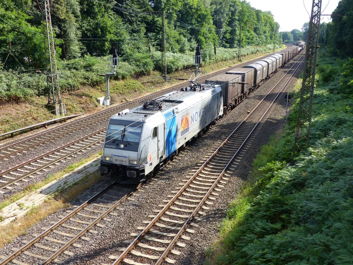 Transpetrol / Railpool Lok 185 696-2  Novelis  Abzweig Lotharstrasse, Aktienweg, Duisburg 13-07-2017.


Transpetrol / Railpool loc 185 696-2  Novelis  Abzweig Lotharstrasse, Aktienweg, Duisburg 13-07-2017.