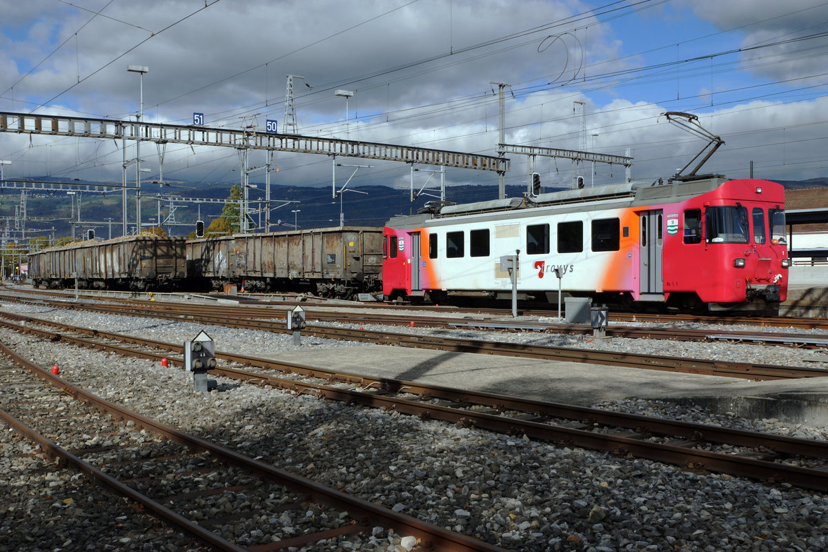 TRAVYS/YStC: Zuckerrübenverkehr in Yverdon-les-Bains mit dem Be 4/4 1 am 20. Oktober 2016. Eventuell sind Rübenzüge auf dieser Strecke bald Geschichte.
Foto: Walter Ruetsch