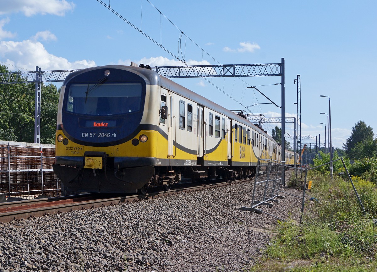 TRIEBZUEGE IN POLEN
EN 57-2046rb 2122 834-6 1151 nach RAWICZ bei der Einfahrt in den Bahnhof WROCLAW MIKOLAJOW, der zur Zeit umgebaut wird. Die Aufnahme ist am 19. August 2014 entstanden.
Foto: Walter Ruetsch