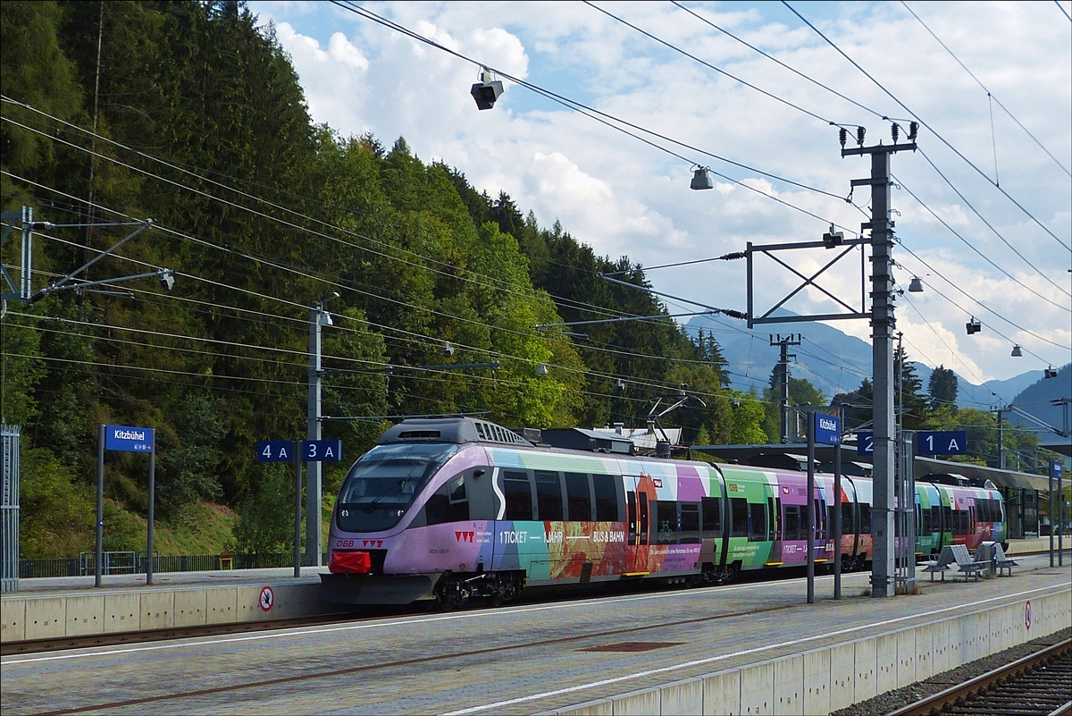 Triebzug 4024 088-9 bei der Abfahrt im Bahnhof von Kitzbühl.  18.09.2018 (Hans)    