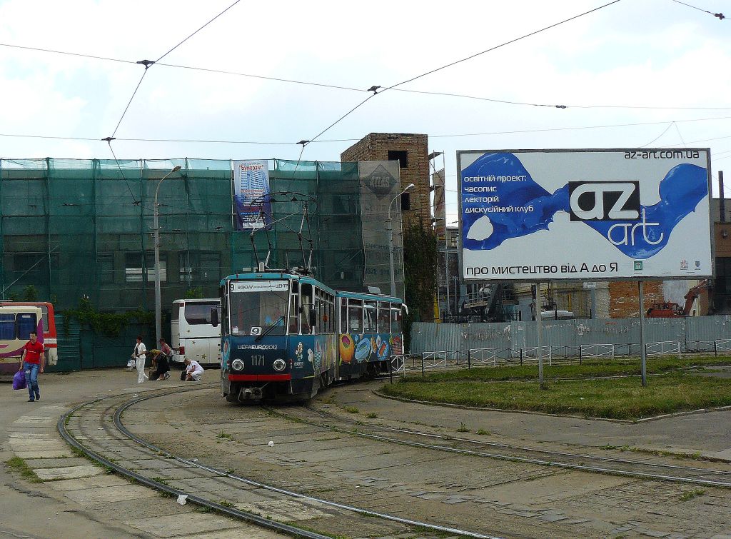 TW 1171  Euro 2012  Hauptbahnhof Lviv 15-06-2011.