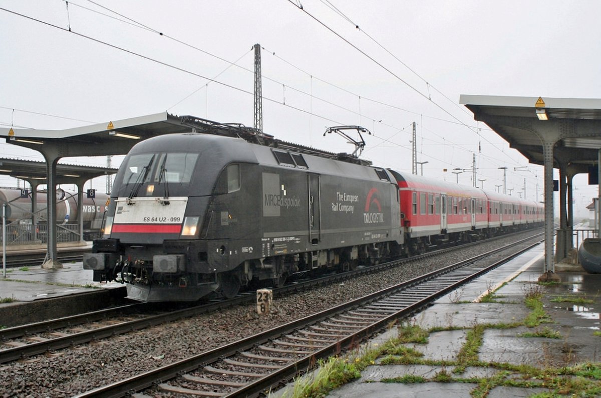 TX Log U2-099 in DB Regio Dienst hällt am miesen 2 Juni 2013 in Grosskorbetha. Ein Tag später müsste der gesamte Zugverkehr ins Saaletal, wie in Elbetal in Deutschland wegen Hochwasser eingestellt werden. 