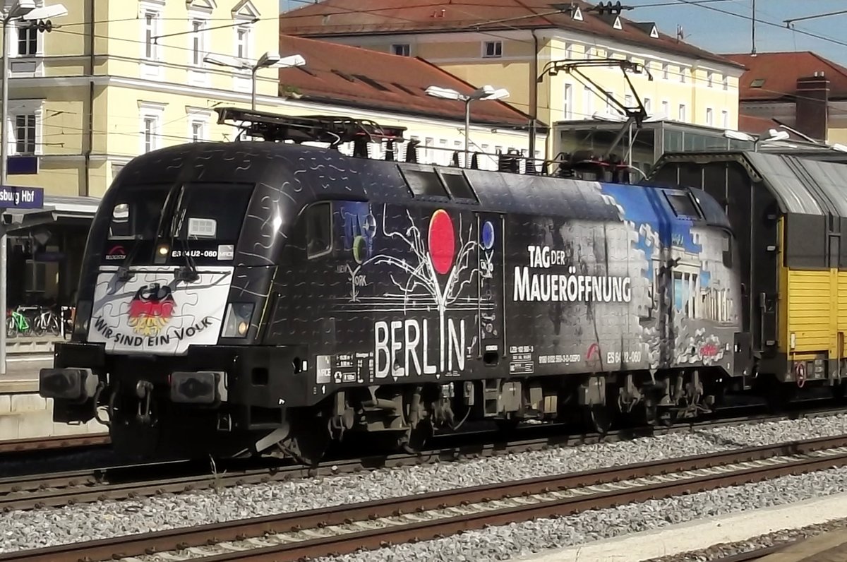 TX Log Werbetaurus U2-060 durchfahrt am 17 September 2015 Regensburg Hbf.