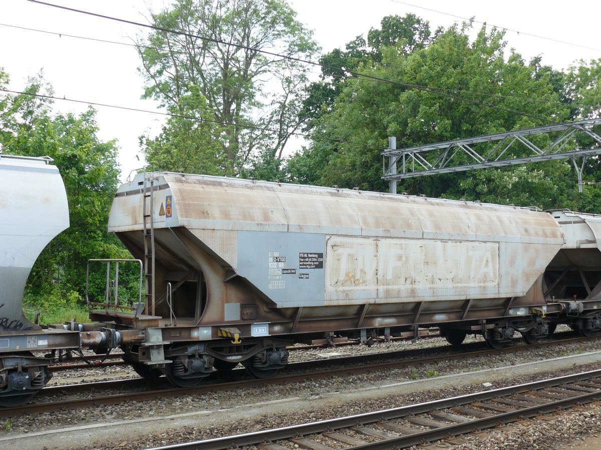 Uagps Silowagen der Firma VTG mit Nummer 37 80 933 2 169-3. Dordrecht, Niederlande 12-06-2015.


Uagps silowagen van de firma VTG met nummer 37 80 933 2 169-3 geregistreerd in Duitsland. Dordrecht 12-06-2015.