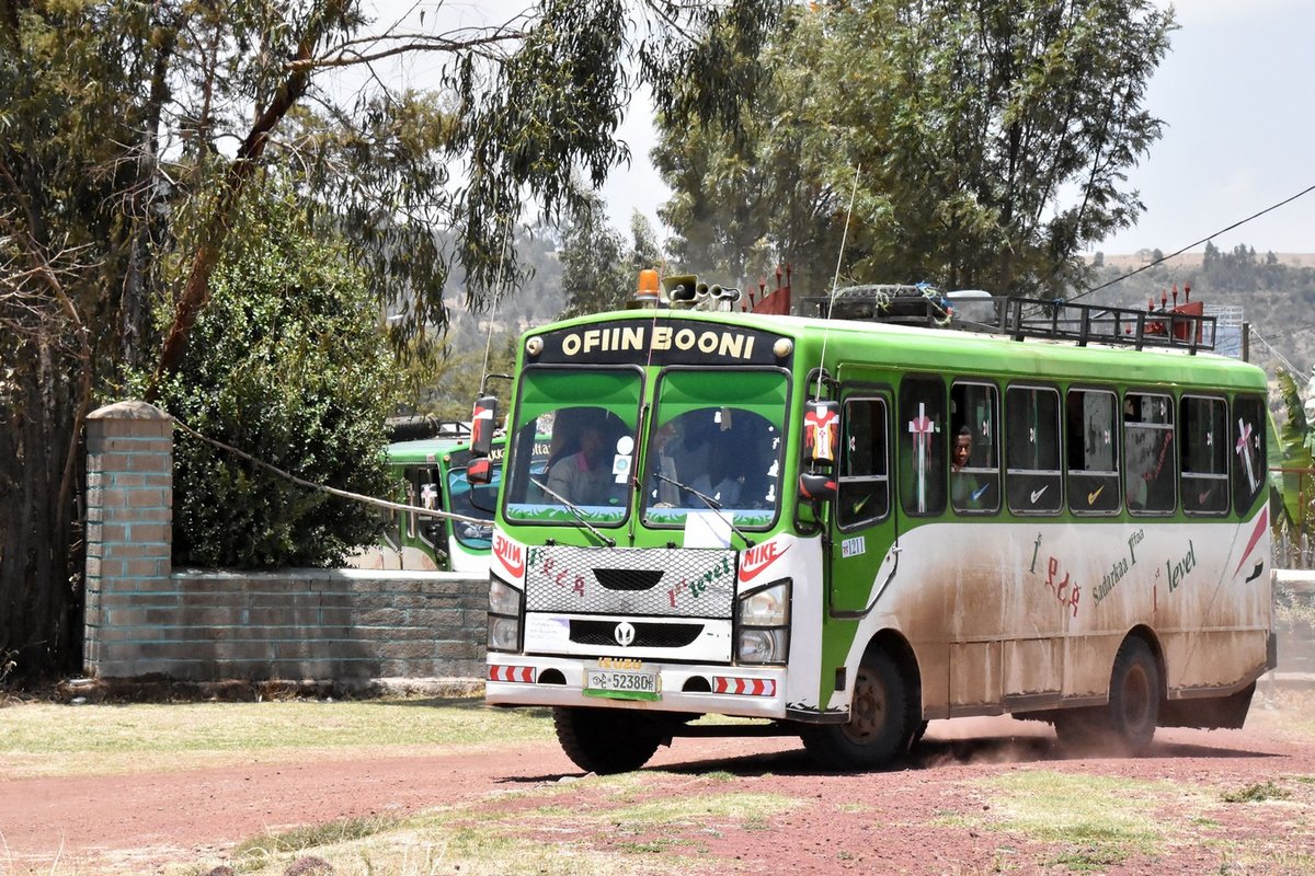 Unbekannter Midibus in thiopien in Tyia bei Addis Abeba 03/2019 gesehen.