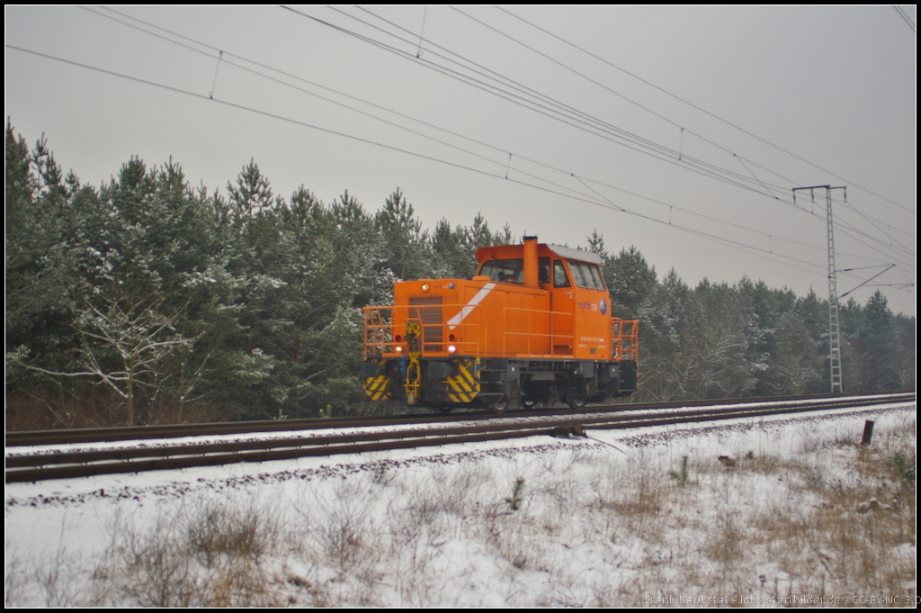 Und t�glich gr��t DB Fernverkehr 352 102 zum Tanken nach Bln.-Lichtenberg, hier am 28.01.2014 in der Berliner Wuhlheide