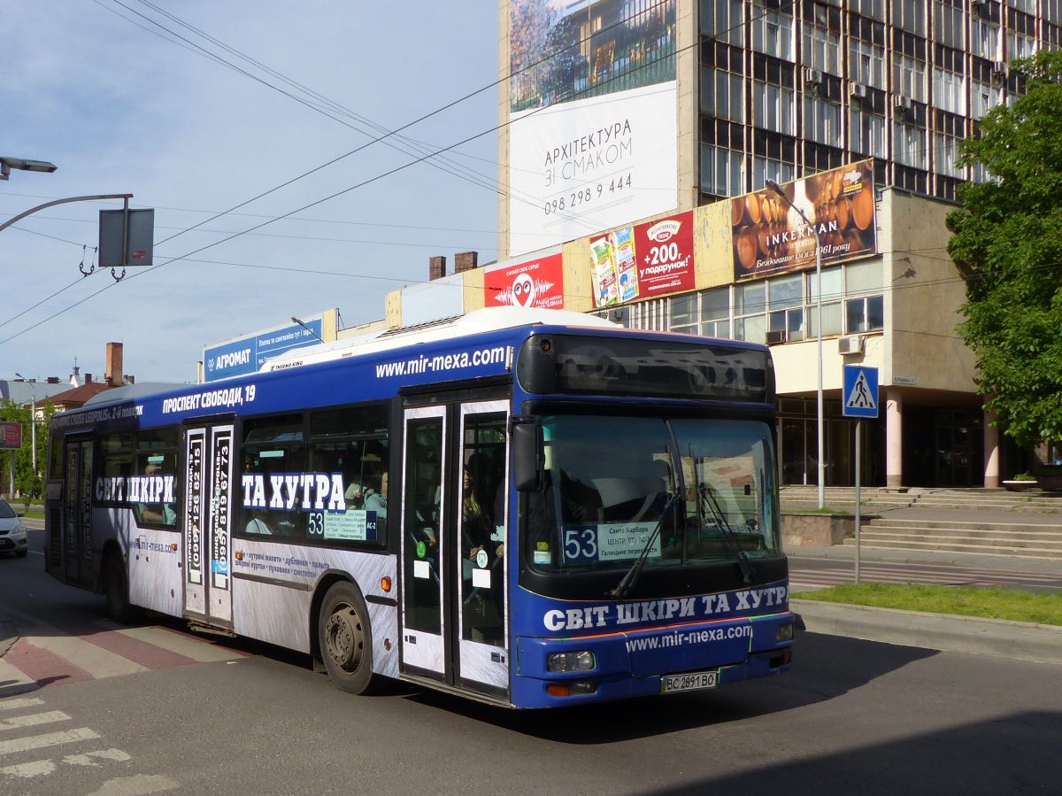 Uspih BM MAN NL263F Castrosa CS40 City II Bus Baujahr 1999 ex-Barcelona. Prospekt Viacheslava Chornovola, Lviv, Ukraine 08-06-2017.


Uspih BM MAN NL263F Castrosa CS40 City II bus bouwjaar 1999 ex-Barcelona. Prospekt Viacheslava Chornovola, Lviv, Oekrane 08-06-2017.