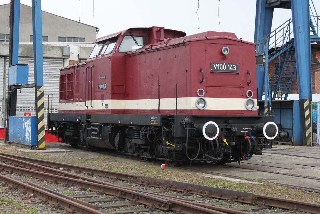 V100 143 vom Mecklenburgischen Eisenbahn-und Technikmuseum stand zu den Schweriner Modellbahn-Tagen drau�en zur besichtigung.01.10.2016