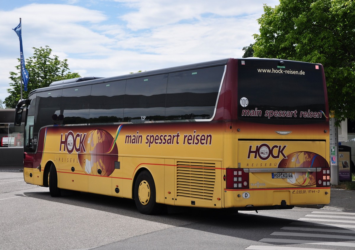 Van Hool T915 Alicron von Hock Reisen aus der BRD im Juni 2015 in Krems.