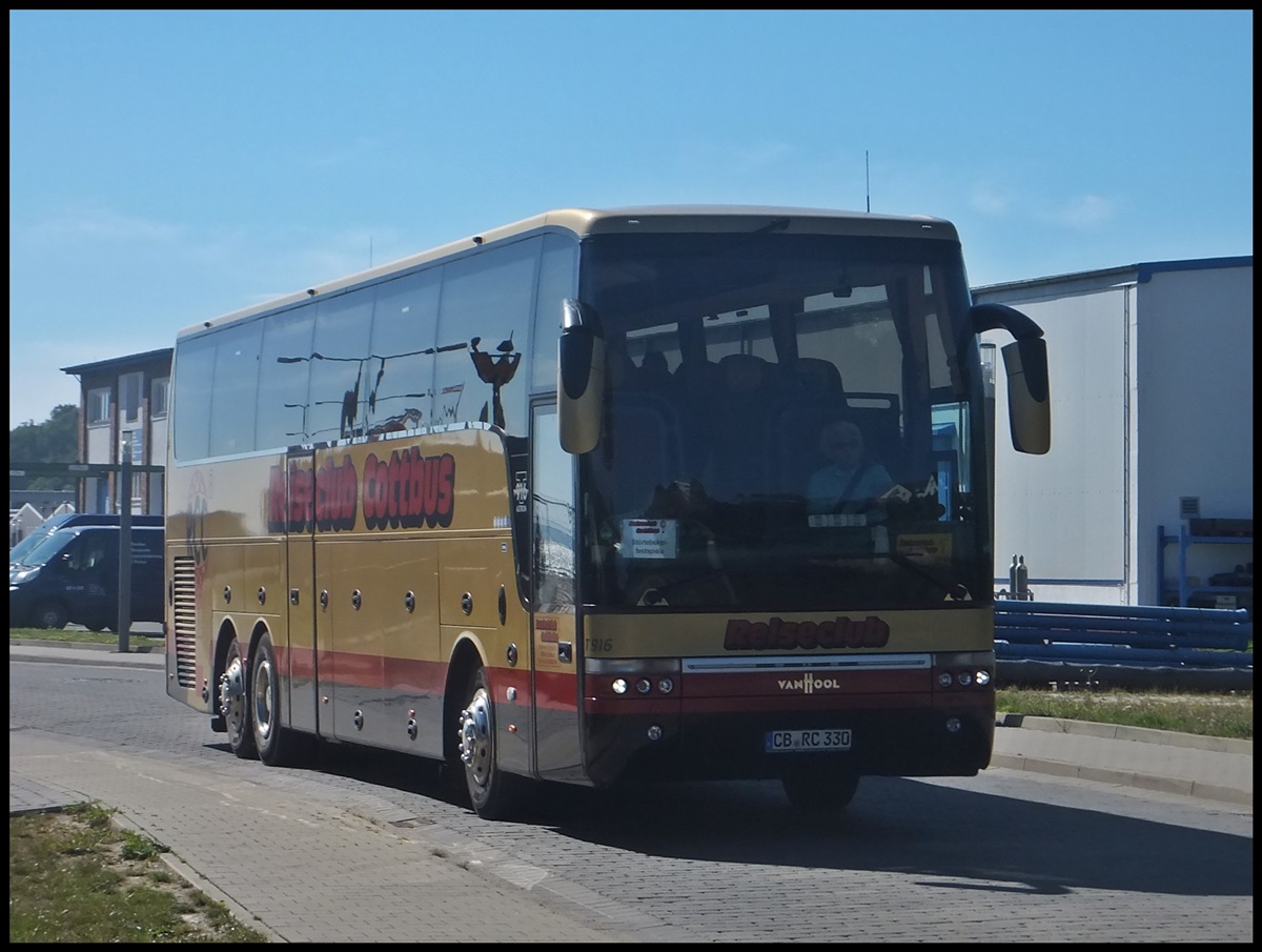 Van Hool T916 vom Reiseclub Cottbus aus Deutschland im Stadthafen Sassnitz.