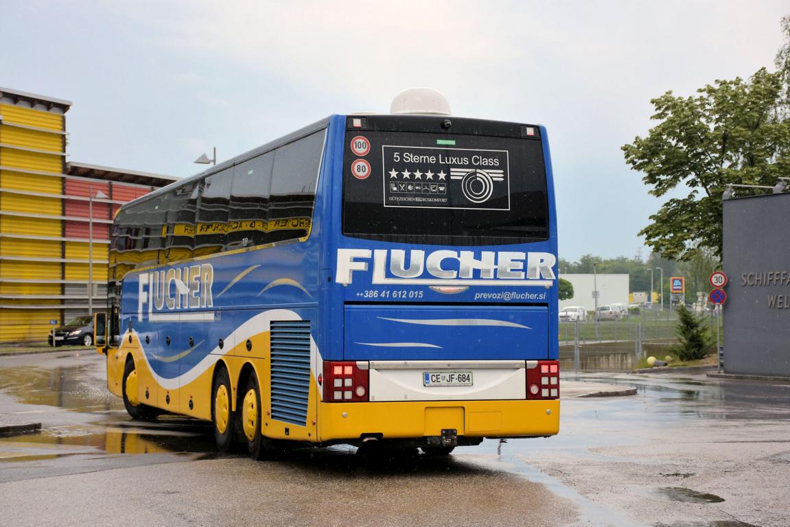 Van Hool T917 von Flucher.si Reisen 2018 in Krems.