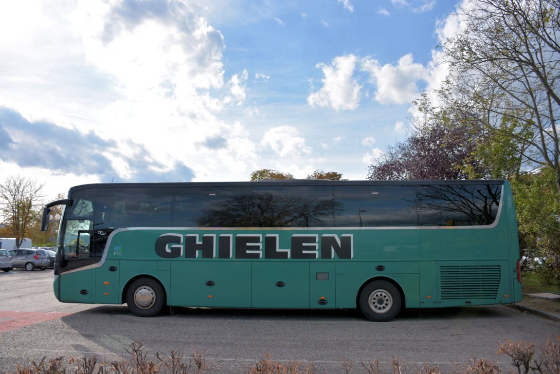 Van Hool TX von GHIELEN Reisen aus den NL 10/2017 in Krems - Busse-welt