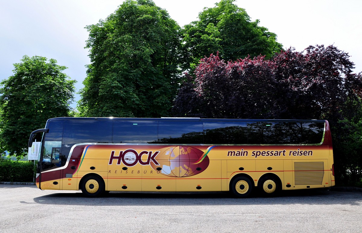 Van Hool TX17 Astron von Hock Reisen aus Deutschland am 31.Mai 2014 in Krems.