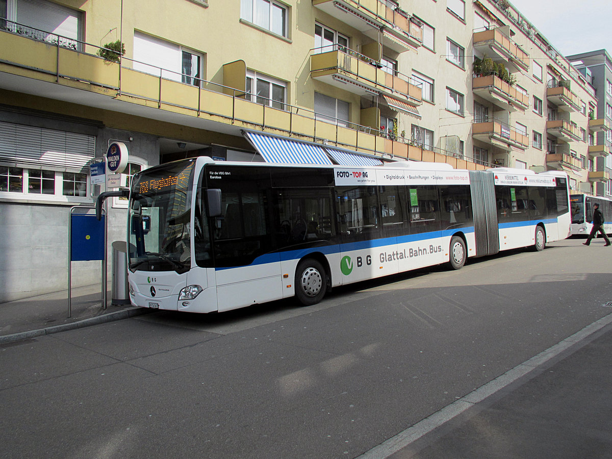 VBG - Mercedes Citaro Nr.67 (Baujahr 2016) an der Haltestelle beim Bahnhof Zürich-Oerlikon am 27.3.18