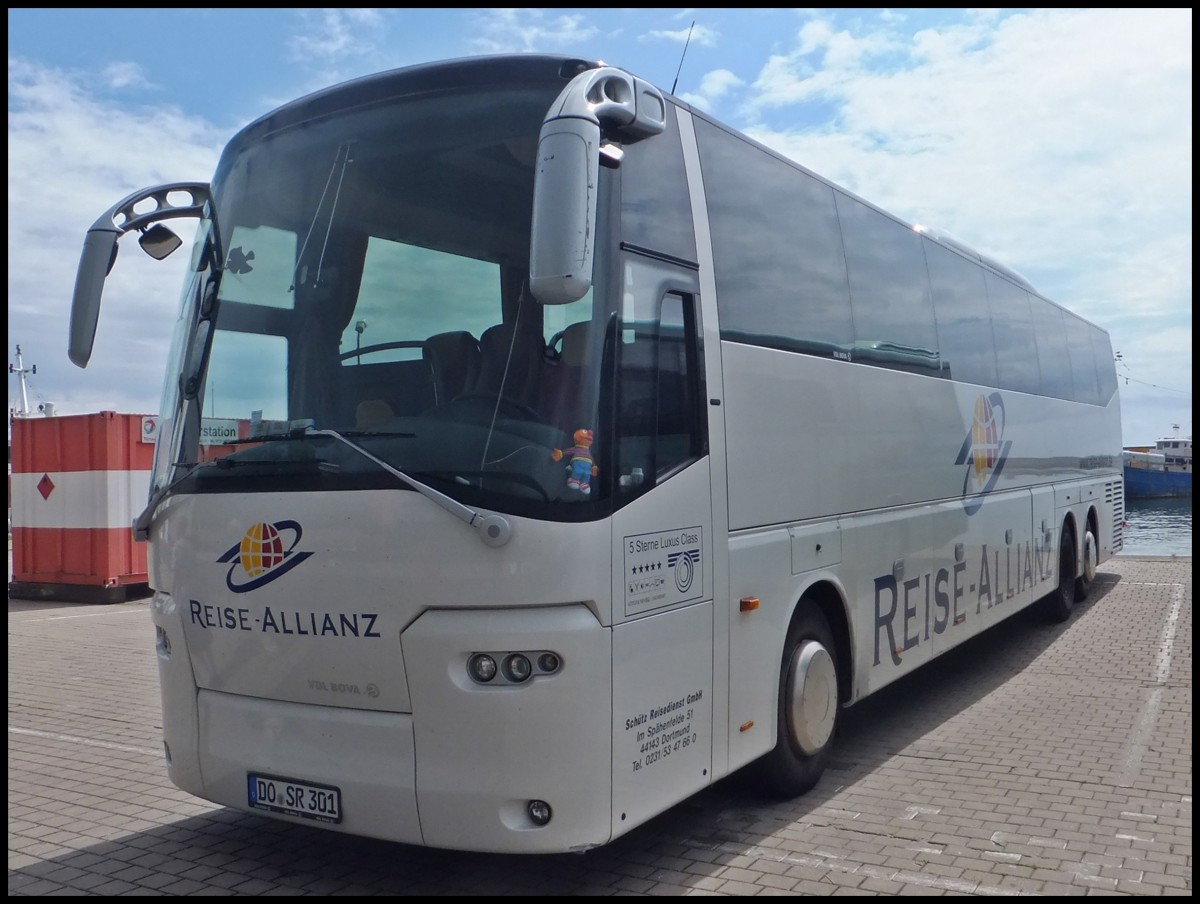 VDL Bova Magiq von Reise-Allianz/Schtz Reisedienst aus Deutschland im Stadthafen Sassnitz.