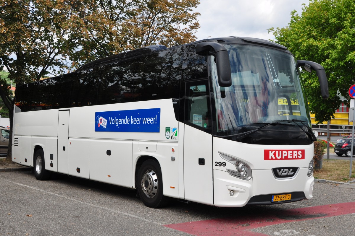 VDL Futura von Kupers Reisen.nl in Krems gesehen.