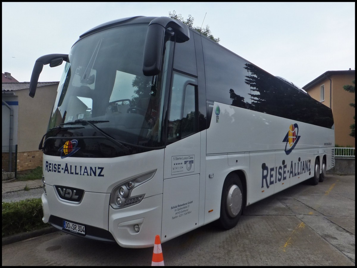 VDL Futura von Reise-Allianz/Schtz Reisedienst aus Deutschland in Sassnitz.