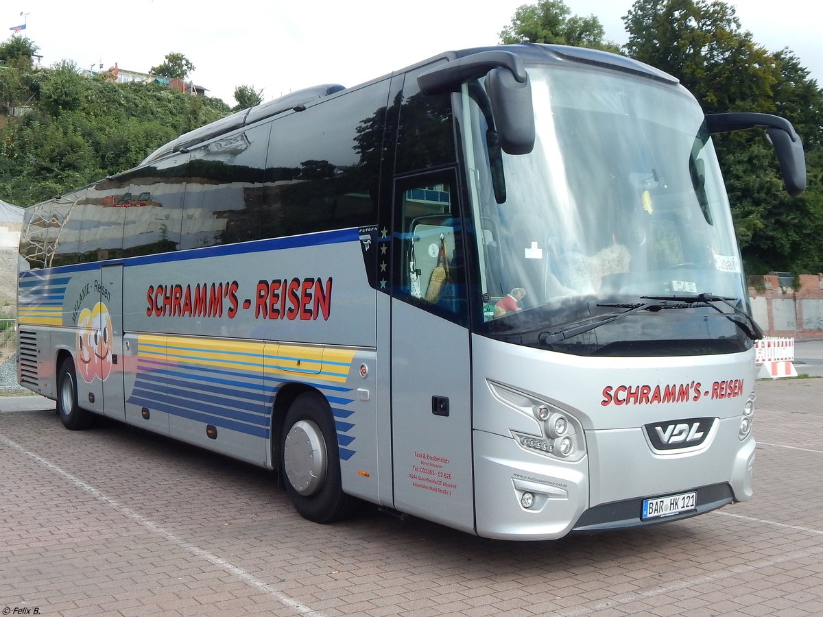 VDL Futura von Schramm's-Reisen aus Deutschland im Stadthafen Sassnitz.