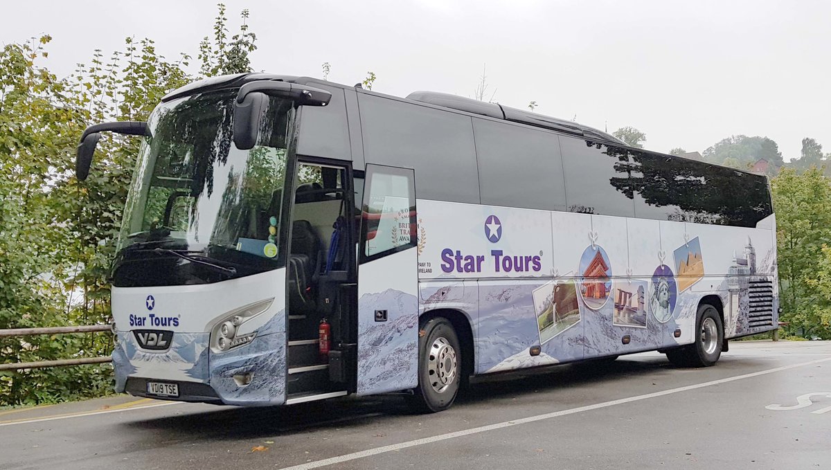 VDL Futura von STAR TOURS steht am Rheinfall im Oktober 2019