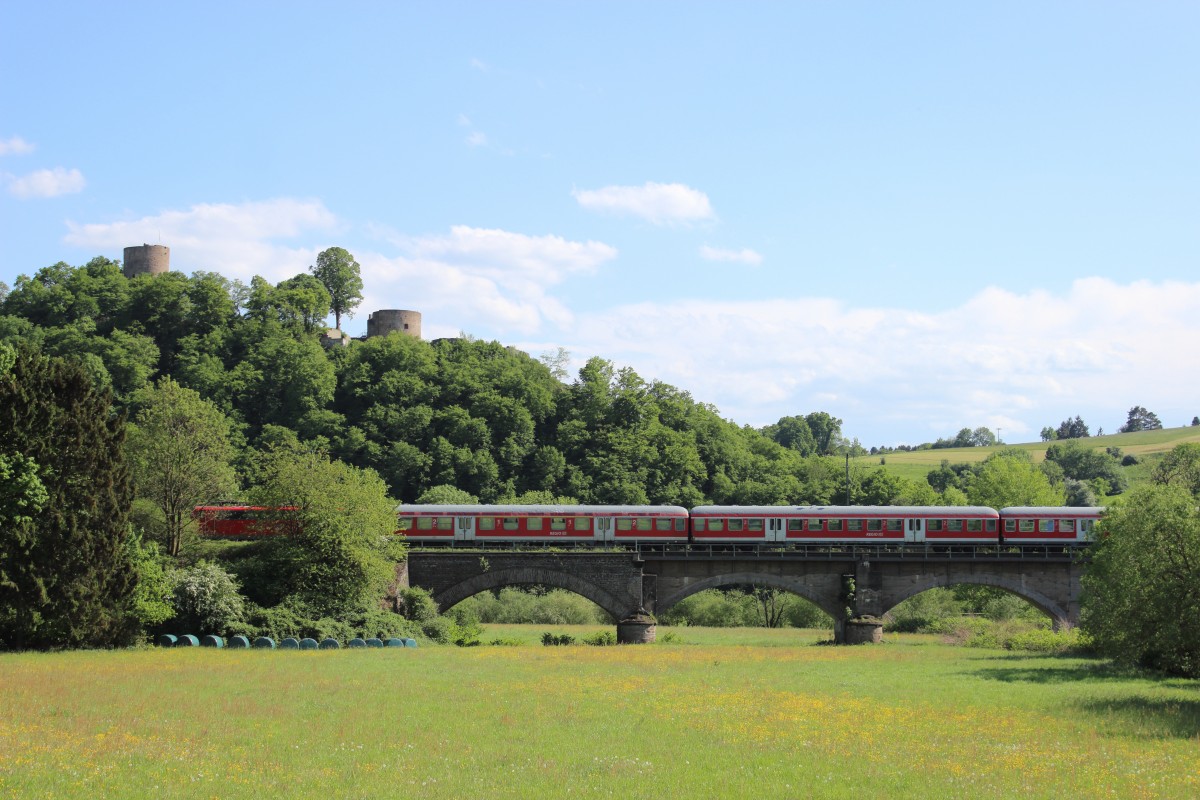 Verstärkerzug des RE9 Rhein-Sieg-Express Richtung Siegen in Blankenberg(Sieg).
Mittlerweile werden die Verstärkerzüge auch mit Talent 2 in Doppeltraktion gefahren.