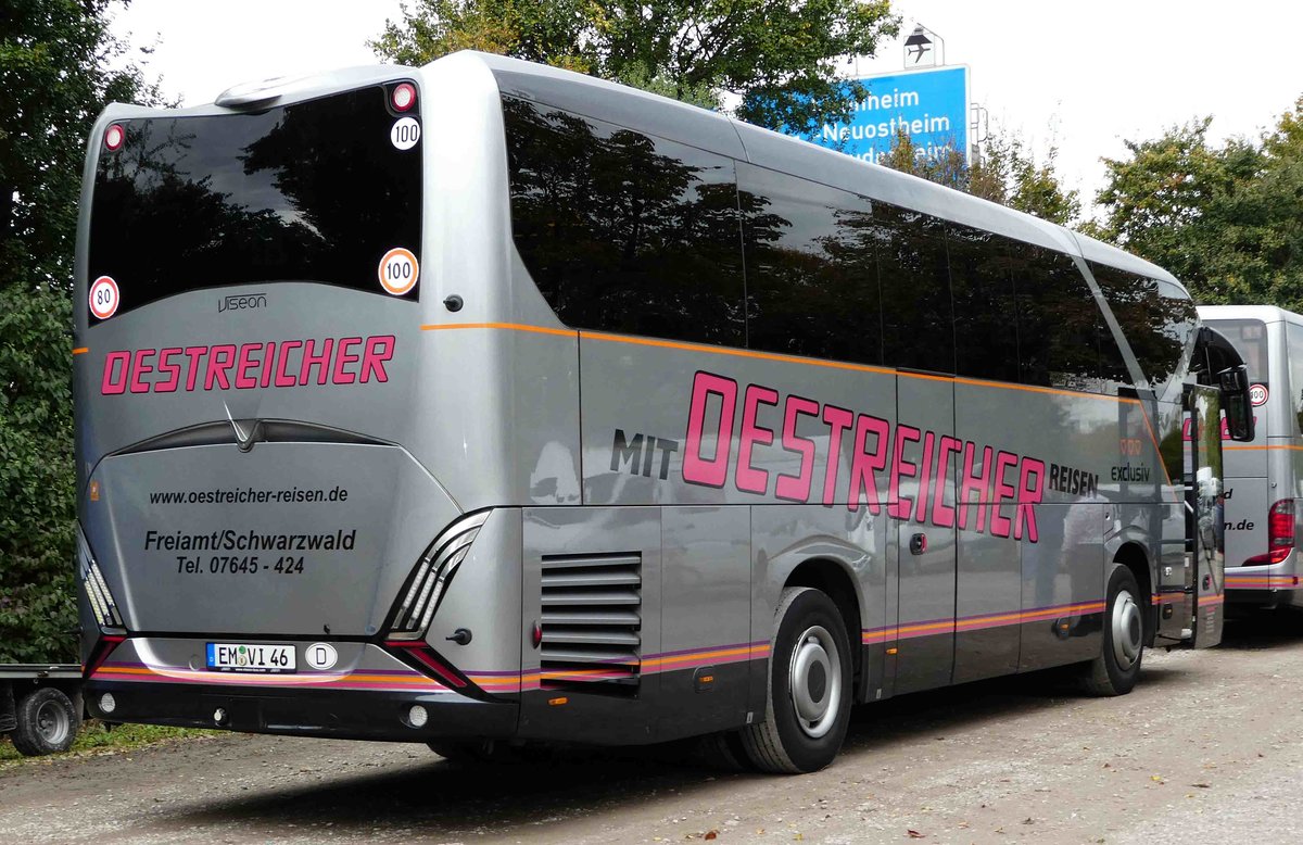 Viseon von  OESTREICHER  - Reisen steht auf dem Busparkplatz der Veterama 2017 in Mannheim, Oktober 2017