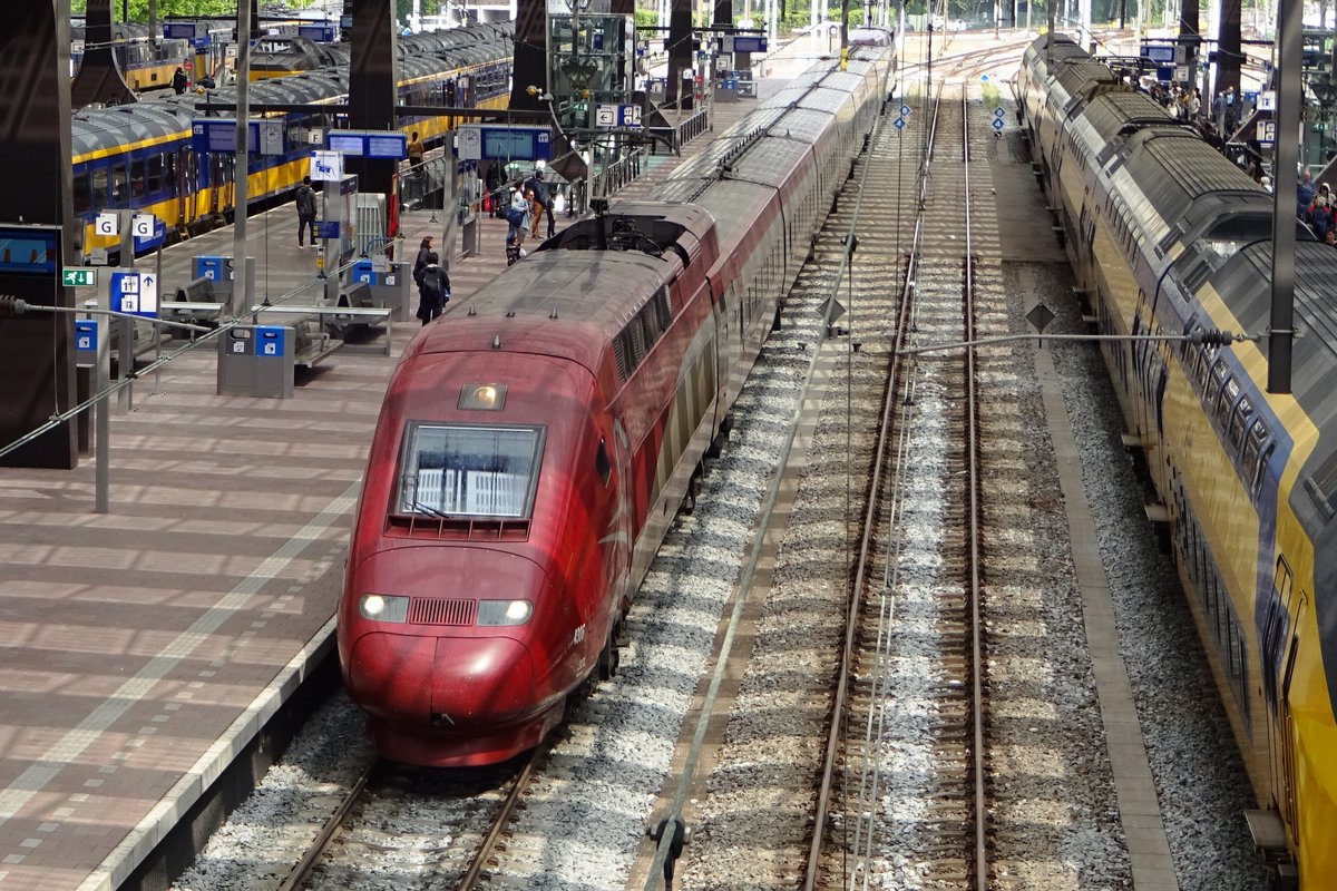 Vogelblick auf Thalys 4306 in Rotterdam Centraal am 18 Mai 2019.