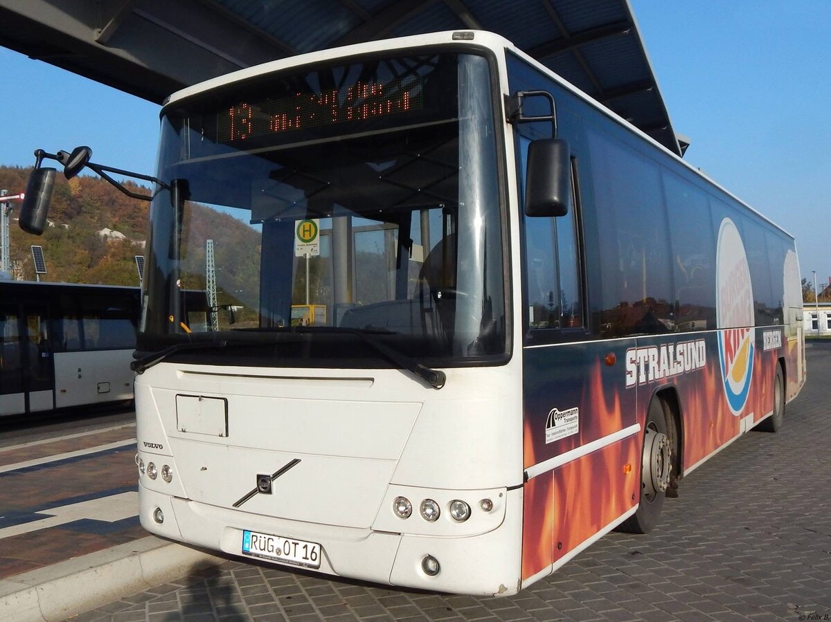 Volvo 8700 der Oppermann Transporte aus Deutschland in Sassnitz.