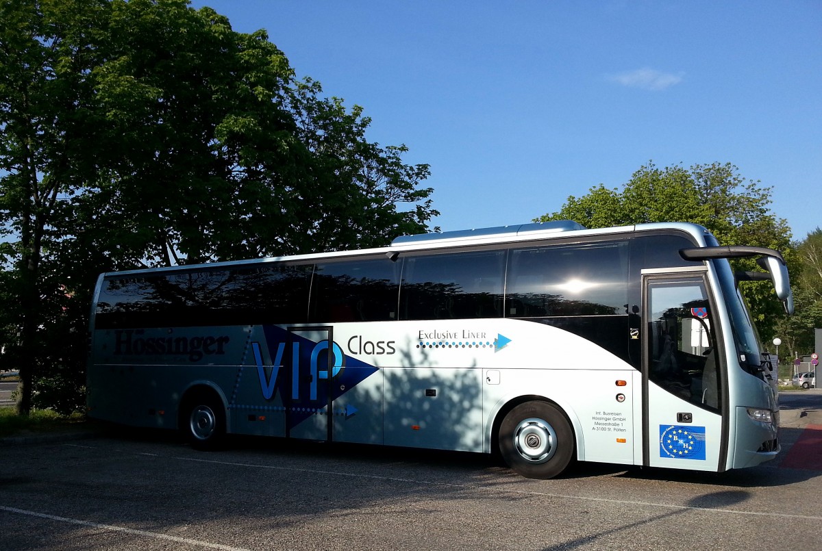 Volvo 9700 von Busreisen Hssinger / sterreich im Mai 2014 in Krems.