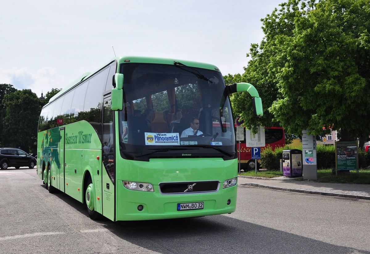 VOLVO 9700 von Busreisen Wismar aus der BRD im Mai 2015 in Krems.