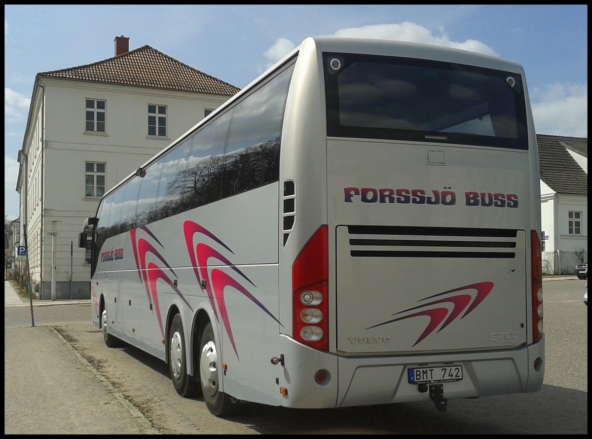 Volvo 9700 von Forssj Buss aus Schweden in Putbus.