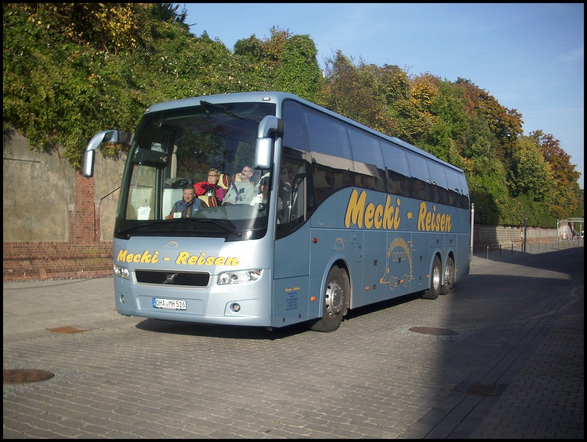 Volvo 9700 von Mecki-Reisen aus Deutschland im Stadthafen Sassnitz.