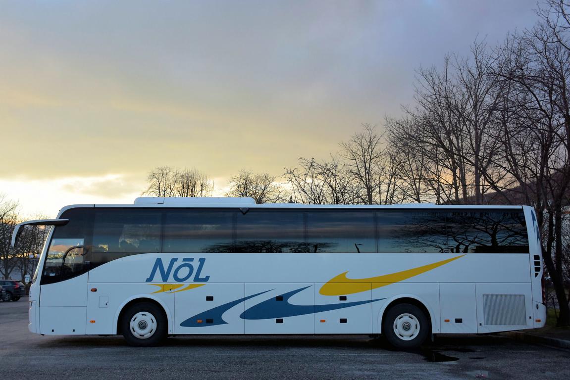 VOLVO 9700 von NL Reisen aus Niedersterreich im Dez. 2017 in Krems.