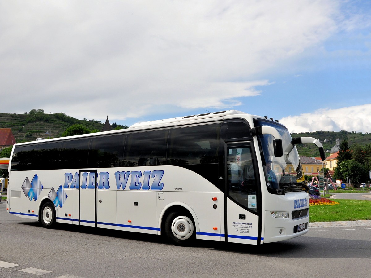 Volvo 9700 von Payer Reisen aus sterreich am 31.Mai 2014 in Krems gesehen.