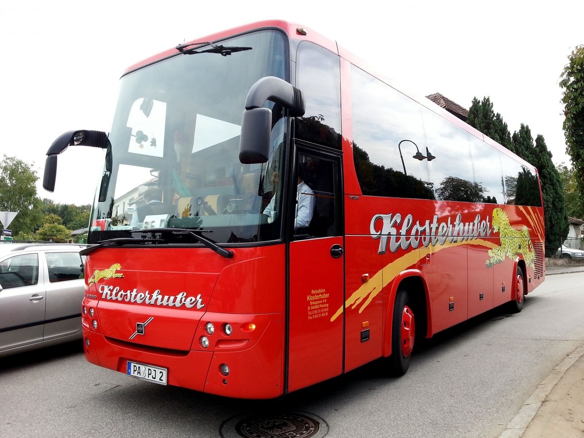 Volvo 9700 vom Reisebro Klosterhuber aus der BRD in der Nhe von Krems am 6.9.2014 gesehen.